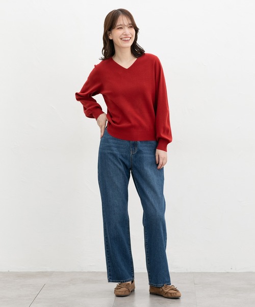 Honeys(ハニーズ)の「【しなやかニット・ヒアルロン酸加工・しなやかニット】ヒアルロン酸Vネック(ニット/セーター・レディース・ブルー/杢グレー/ピンク系その他/ブラック/レッド/モカ/アイボリー/ラベンダー/ライトグリーン・3L/L/LL/M/S)」の14枚目の写真