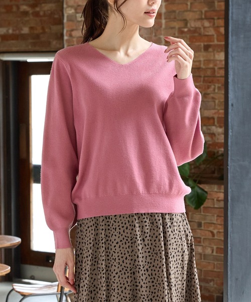 Honeys(ハニーズ)の「【しなやかニット・ヒアルロン酸加工・しなやかニット】ヒアルロン酸Vネック(ニット/セーター・レディース・ブルー/杢グレー/ピンク系その他/ブラック/レッド/モカ/アイボリー/ラベンダー/ライトグリーン・3L/L/LL/M/S)」の18枚目の写真