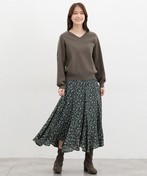 Honeys(ハニーズ)の「【しなやかニット・ヒアルロン酸加工・しなやかニット】ヒアルロン酸Vネック(ニット/セーター・レディース・ブルー/杢グレー/ピンク系その他/ブラック/レッド/モカ/アイボリー/ラベンダー/ライトグリーン・3L/L/LL/M/S)」の22枚目の写真