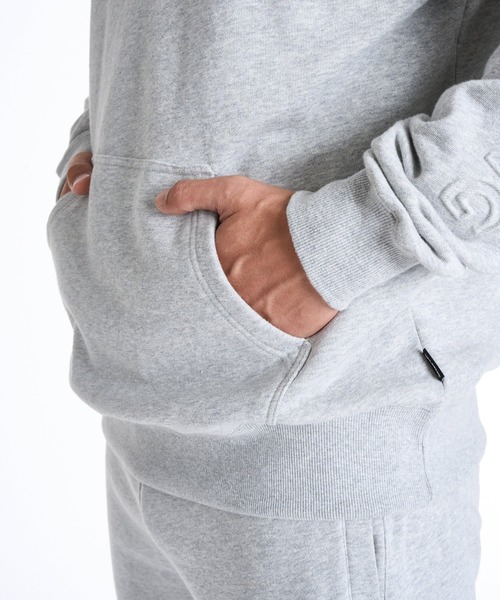 BILLABONG(ビラボン)の「BILLABONG メンズ EMBOSS LOGO PARKA パーカー 【REGULAR FIT】【2025年秋冬モデル】/ビラボンセットアップ対応スリーブロゴプルオーバーパーカー・フーディー(パーカー・メンズ・ブラック/グレー・MEDIUM/LARGE/X-LARGE)」の7枚目の写真