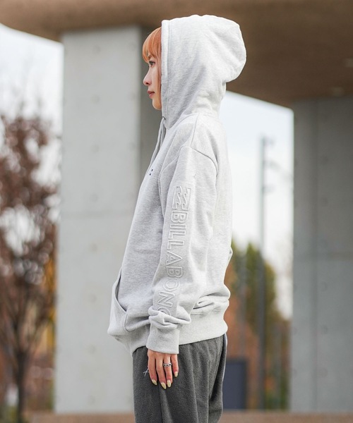 BILLABONG(ビラボン)の「BILLABONG メンズ EMBOSS LOGO PARKA パーカー 【REGULAR FIT】【2025年秋冬モデル】/ビラボンセットアップ対応スリーブロゴプルオーバーパーカー・フーディー(パーカー・メンズ・ブラック/グレー・MEDIUM/LARGE/X-LARGE)」の21枚目の写真