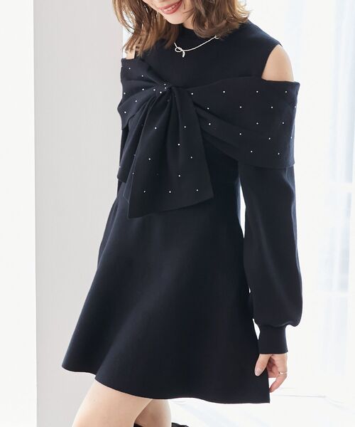 MAJESTIC LEGON（マジェスティックレゴン）の「ビジューリボンニットミニワンピース（ワンピース・レディース・ピンク/アイボリー/ブラック/グレー/ピンクベージュ・MEDIUM）」の6枚目の写真