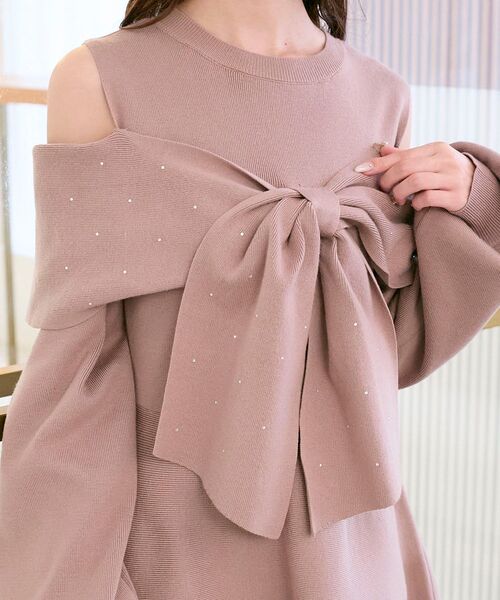 MAJESTIC LEGON（マジェスティックレゴン）の「ビジューリボンニットミニワンピース（ワンピース・レディース・ピンク/アイボリー/ブラック/グレー/ピンクベージュ・MEDIUM）」の20枚目の写真