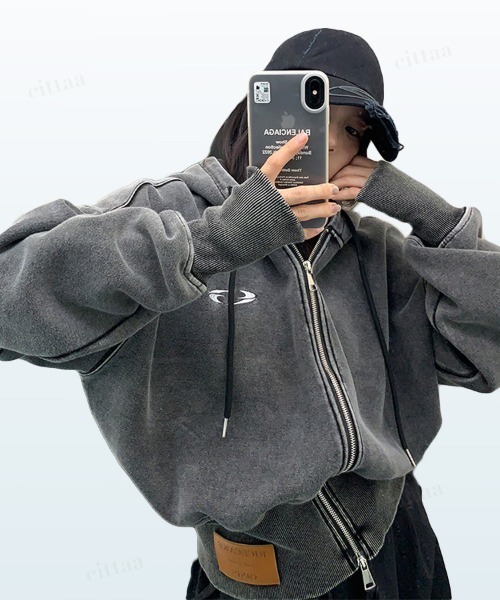 Dalfwin（ダールフィン）の「韓国ファッション RICECAKEフェイクレザーラベルピグメント加工ダブルジップパーカー（パーカー・レディース・ブラック/グレー・FREE）」の17枚目の写真