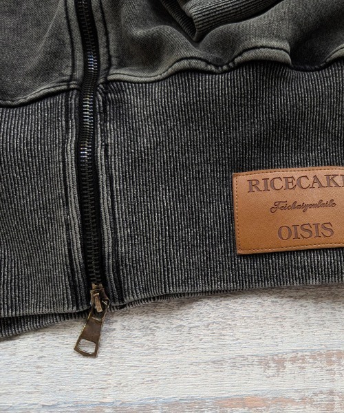 Dalfwin（ダールフィン）の「韓国ファッション RICECAKEフェイクレザーラベルピグメント加工ダブルジップパーカー（パーカー・レディース・ブラック/グレー・FREE）」の12枚目の写真
