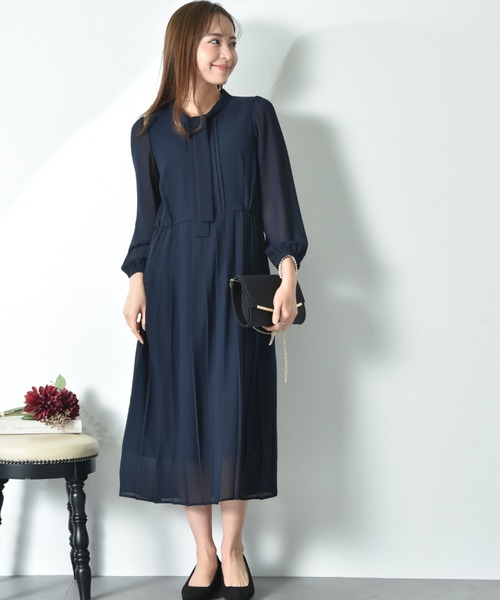 INTERPLANET（インタープラネット）の「シフォンジョーゼットプリーツワンピース（ワンピース・レディース・ライトベージュ/ネイビー・FREE）」の20枚目の写真