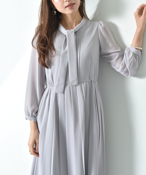 INTERPLANET（インタープラネット）の「シフォンジョーゼットプリーツワンピース（ワンピース・レディース・ライトベージュ/ネイビー・FREE）」の10枚目の写真