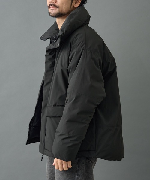 COLONY 2139（コロニートゥーワンスリーナイン）の「クロップド中綿ジャケット（ダウンジャケット/コート・メンズ・グレー/ブラック・SMALL/MEDIUM/LARGE）」の4枚目の写真