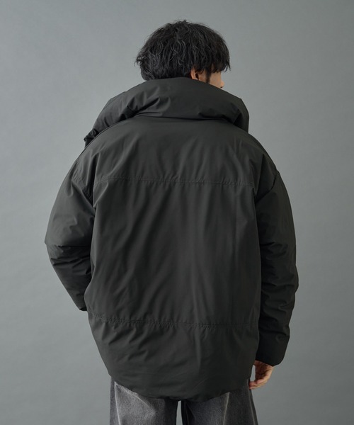 COLONY 2139（コロニートゥーワンスリーナイン）の「クロップド中綿ジャケット（ダウンジャケット/コート・メンズ・グレー/ブラック・SMALL/MEDIUM/LARGE）」の5枚目の写真