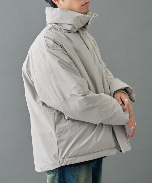 COLONY 2139（コロニートゥーワンスリーナイン）の「クロップド中綿ジャケット（ダウンジャケット/コート・メンズ・グレー/ブラック・SMALL/MEDIUM/LARGE）」の12枚目の写真