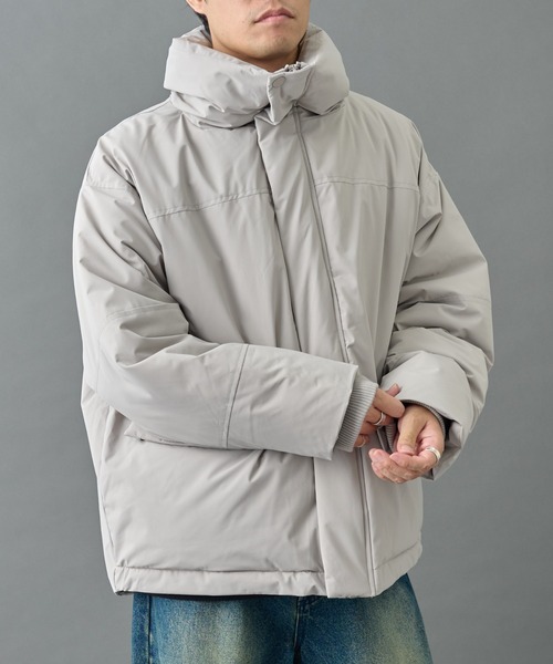 COLONY 2139（コロニートゥーワンスリーナイン）の「クロップド中綿ジャケット（ダウンジャケット/コート・メンズ・グレー/ブラック・SMALL/MEDIUM/LARGE）」の13枚目の写真