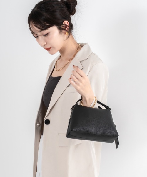 GIANNI CHIARINI(ジャンニ キアリーニ)の「【GIANNI CHIARINI/ジャンニキアリーニ】2WAY レザーハンドバッグ ショルダーバッグ アリファ S BS 8145 COMM GRN(ショルダーバッグ・レディース・ブラック/ベージュ系その他/ベージュ系その他2/ブラウン/ベージュ/ライトブルー・FREE)」の11枚目の写真
