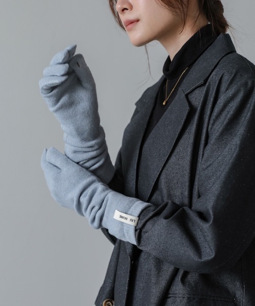 Bab（バブ）の「指穴ニットロングハンドウォーマー（手袋・レディース・ライトブルー/グレー/オレンジ/モカ・ONESIZE）」の19枚目の写真