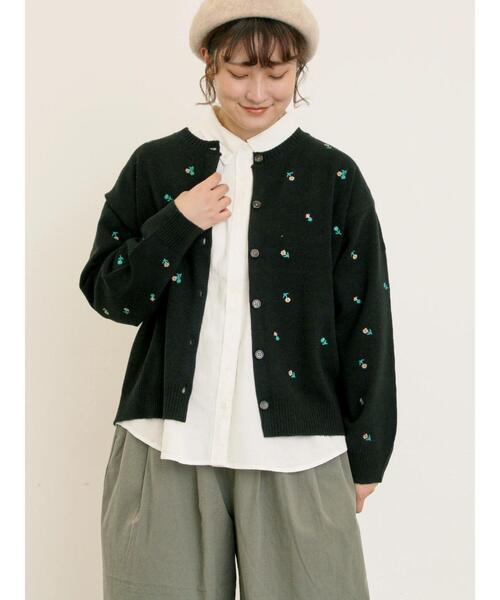 Samansa Mos2（サマンサ モスモス）の「花柄総刺繍ニットカーディガン（カーディガン/ボレロ・レディース・ボルドー/キナリ/ブラック/オレンジ・F）」の20枚目の写真