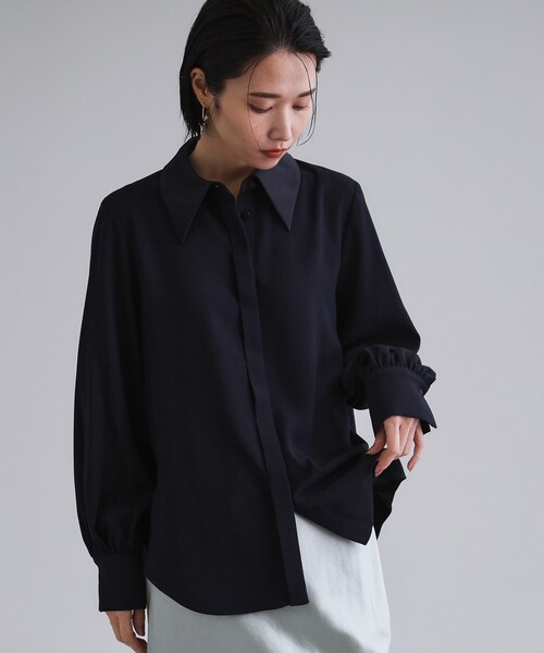 OPAQUE.CLIP(オペークドットクリップ)の「【es】ビックカラーブラウス【洗濯機OK】(シャツ/ブラウス・レディース・ライトベージュ/ネイビー・36/38)」の2枚目の写真