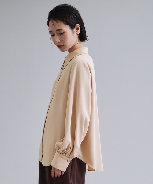 OPAQUE.CLIP(オペークドットクリップ)の「【es】ビックカラーブラウス【洗濯機OK】(シャツ/ブラウス・レディース・ライトベージュ/ネイビー・36/38)」の9枚目の写真