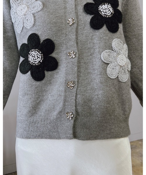 セール】フラワーモチーフ付き ニットカーディガン（カーディガン