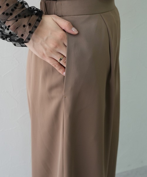 Jolie et Jolie（ジョリーエジョリー）の「シアードットトップス&バルーンキャミセットアップドレス（パンツドレス・レディース・モカ/ブラック×ベージュ/ブラック×ブラック・LL/M/L）」の10枚目の写真