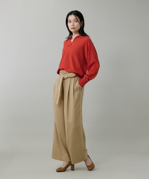 INED（イネド）の「ウルトラエクストラファインウール ポロ衿ドルマンニット（ニット/セーター・レディース・ブラック/サックスブルー/グレイッシュベージュ/レッド系その他・9号）」の9枚目の写真