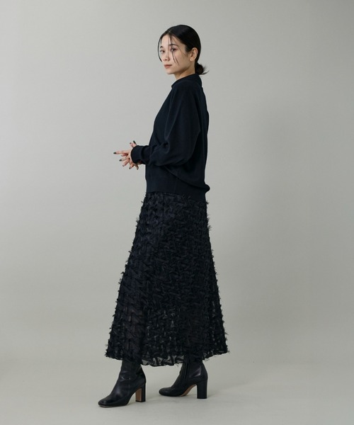 INED（イネド）の「ウルトラエクストラファインウール ポロ衿ドルマンニット（ニット/セーター・レディース・ブラック/サックスブルー/グレイッシュベージュ/レッド系その他・9号）」の13枚目の写真