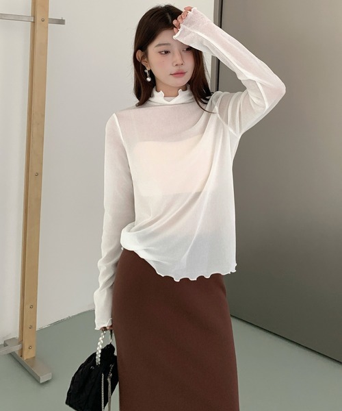 by LEGNA(バイレグナ)の「シアーフロッキーベロア見えメロートップス(Tシャツ/カットソー・レディース・ブラック/ベージュ/ダークグレー/ホワイト/ブラウン・MEDIUM/LARGE)」の11枚目の写真