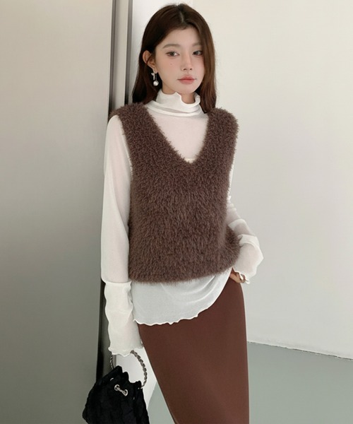 by LEGNA(バイレグナ)の「シアーフロッキーベロア見えメロートップス(Tシャツ/カットソー・レディース・ブラック/ベージュ/ダークグレー/ホワイト/ブラウン・MEDIUM/LARGE)」の18枚目の写真