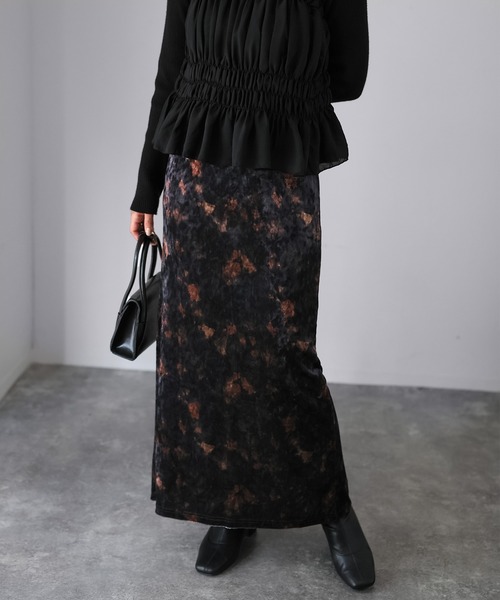 Riberry（リベリー）の「タイダイ柄ニュアンスベロアナロースカート（スカート・レディース・ブラウン/グレー/グリーン・FREE）」の3枚目の写真