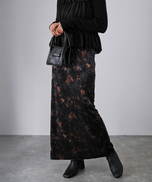 Riberry（リベリー）の「タイダイ柄ニュアンスベロアナロースカート（スカート・レディース・ブラウン/グレー/グリーン・FREE）」の20枚目の写真