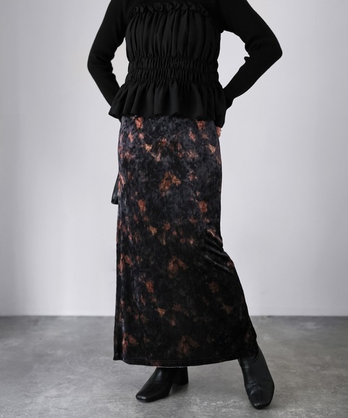 Riberry（リベリー）の「タイダイ柄ニュアンスベロアナロースカート（スカート・レディース・ブラウン/グレー/グリーン・FREE）」の8枚目の写真