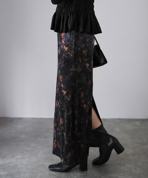 Riberry（リベリー）の「タイダイ柄ニュアンスベロアナロースカート（スカート・レディース・ブラウン/グレー/グリーン・FREE）」の21枚目の写真