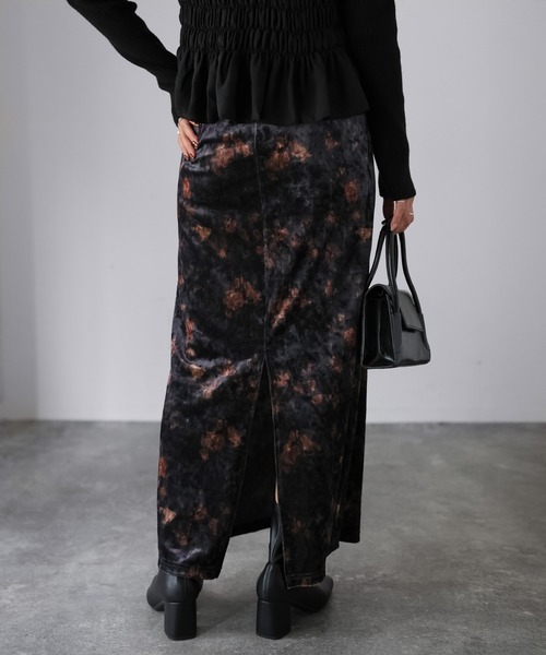 Riberry（リベリー）の「タイダイ柄ニュアンスベロアナロースカート（スカート・レディース・ブラウン/グレー/グリーン・FREE）」の22枚目の写真