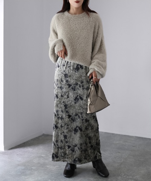 Riberry（リベリー）の「タイダイ柄ニュアンスベロアナロースカート（スカート・レディース・ブラウン/グレー/グリーン・FREE）」の6枚目の写真