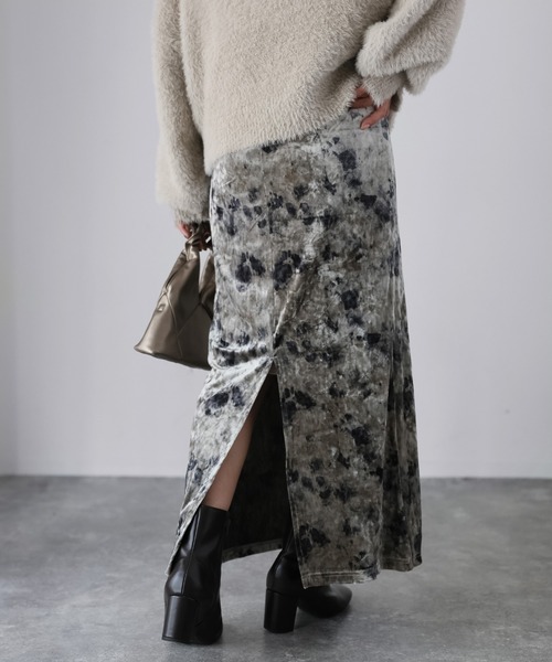 Riberry（リベリー）の「タイダイ柄ニュアンスベロアナロースカート（スカート・レディース・ブラウン/グレー/グリーン・FREE）」の17枚目の写真