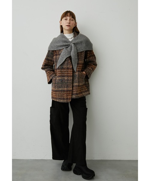 uyu.（ウユ）の「トライアングルニットストール（ストール/ショール・レディース・アイボリー/ブラック/グレー/ブラウン/グリーン/ワインレッド・FREE）」の15枚目の写真