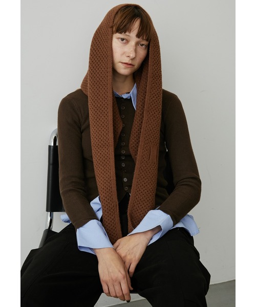 uyu.（ウユ）の「トライアングルニットストール（ストール/ショール・レディース・アイボリー/ブラック/グレー/ブラウン/グリーン/ワインレッド・FREE）」の20枚目の写真