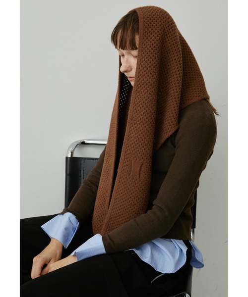 uyu.（ウユ）の「トライアングルニットストール（ストール/ショール・レディース・アイボリー/ブラック/グレー/ブラウン/グリーン/ワインレッド・FREE）」の21枚目の写真