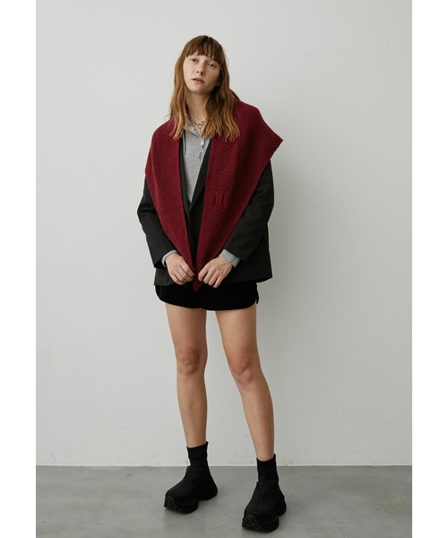 uyu.（ウユ）の「トライアングルニットストール（ストール/ショール・レディース・アイボリー/ブラック/グレー/ブラウン/グリーン/ワインレッド・FREE）」の8枚目の写真