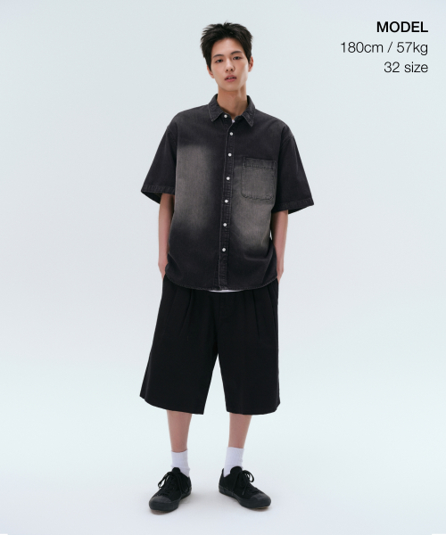 MUSINSA STANDARD（ムシンサスタンダード）の「ツーピンタックワイドチノショーツ[ブラック]（その他パンツ・メンズ・その他・31/33/26/27/28/29/36/34/32/30/38/40/42）」の2枚目の写真