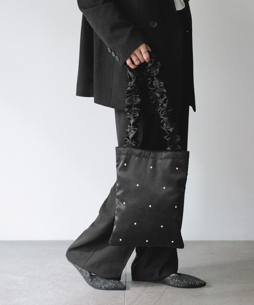 LOWRYS FARM（ローリーズファーム）の「シャーリングハンドルＢＡＧ 633426（ショルダーバッグ・レディース・ブラック/アイボリー・FREE）」の9枚目の写真