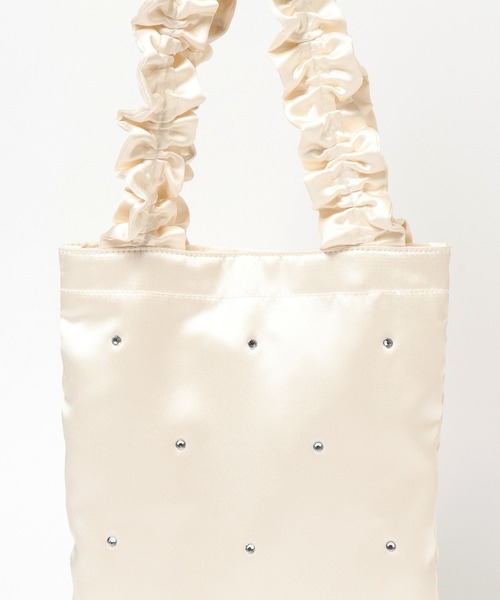 LOWRYS FARM（ローリーズファーム）の「シャーリングハンドルＢＡＧ 633426（ショルダーバッグ・レディース・ブラック/アイボリー・FREE）」の15枚目の写真