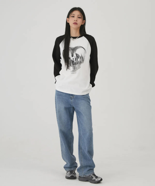 ACOVER(オコボ)の「ハートスプレイラグランロングスリーブ3カラー(Tシャツ/カットソー・レディース・ブラック/ネイビー/レッド・FREE)」の8枚目の写真