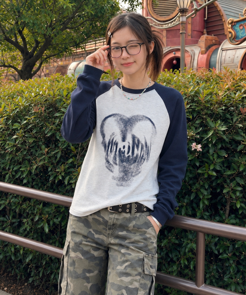 ACOVER（オコボ）の「ハートスプレイラグランロングスリーブ3カラー（Tシャツ/カットソー・レディース・ブラック/ネイビー/レッド・FREE）」の12枚目の写真
