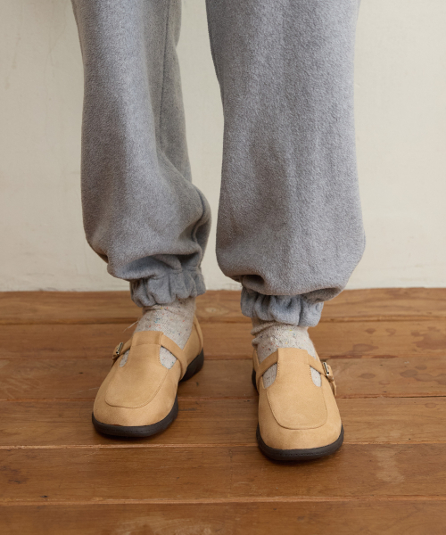 FUN FROM FUN（ファンフロムファン）の「FRILL POCKET FLEECE PANTS, LIGHT GREY（スウェットパンツ・レディース・ライトグレー・OS）」の8枚目の写真