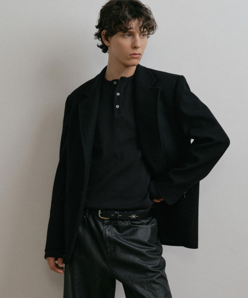 DUSTYWHITE(ダスティーホワイト)の「BLACK HENLEY NECK COTTON SHIRT(Tシャツ/カットソー・メンズ・その他・MEDIUM/LARGE/X-LARGE)」の6枚目の写真