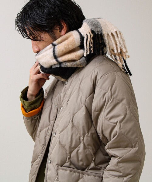 GLOSTER（グロスター）の「ウール混ブークレ 大判チェックマフラー（マフラー・メンズ・ブルー系その他6/オレンジ系その他/グリーン系その他・FREE）」の2枚目の写真