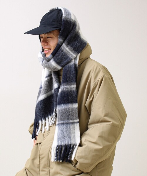 GLOSTER（グロスター）の「ウール混ブークレ 大判チェックマフラー（マフラー・メンズ・ブルー系その他6/オレンジ系その他/グリーン系その他・FREE）」の3枚目の写真