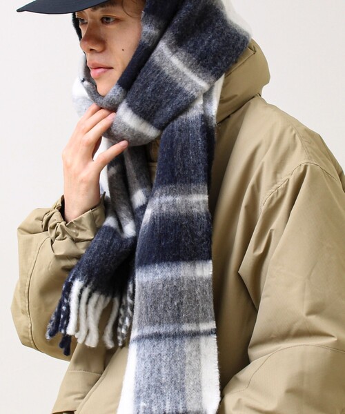 GLOSTER（グロスター）の「ウール混ブークレ 大判チェックマフラー（マフラー・メンズ・ブルー系その他6/オレンジ系その他/グリーン系その他・FREE）」の9枚目の写真