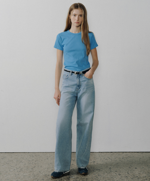 OCTETTE(オテット)の「BLUE DIAGONAL SEAM DENIM(デニムパンツ・レディース・その他・SMALL/MEDIUM/LARGE)」の1枚目の写真