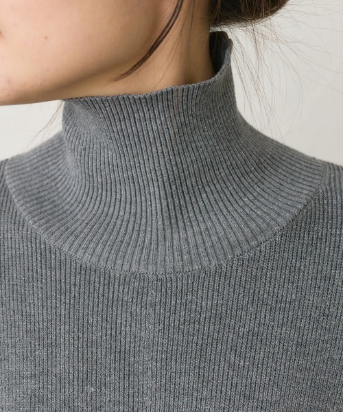 PUAL CE CIN（ピュアルセシン）の「ハイネックフレアニットプルオーバー（ニット/セーター・レディース・ブラック/グレー・FREE）」の3枚目の写真