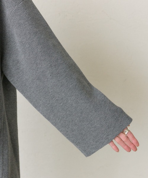 PUAL CE CIN（ピュアルセシン）の「ハイネックフレアニットプルオーバー（ニット/セーター・レディース・ブラック/グレー・FREE）」の4枚目の写真